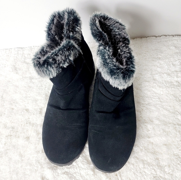 KHOMBU Women's All-Weather Lindsey Suede Boots - Picture 3 of 8